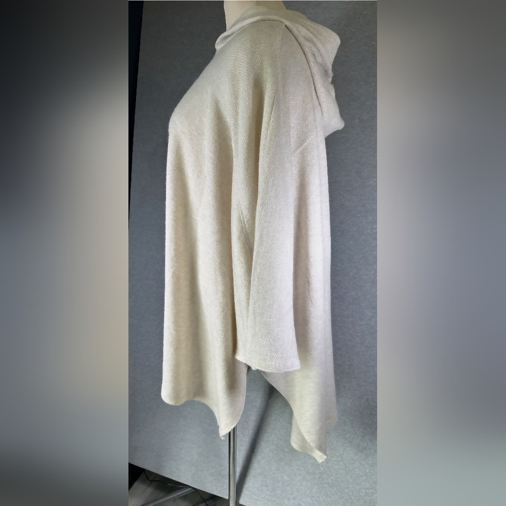 Lane Bryant LIVI Cream Oversized Hooded Poncho Sweater Size 18/20 - Picture 5 of 8